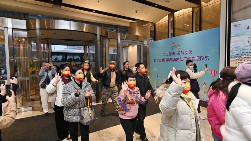 小标题：家庭出境游，选地有讲究